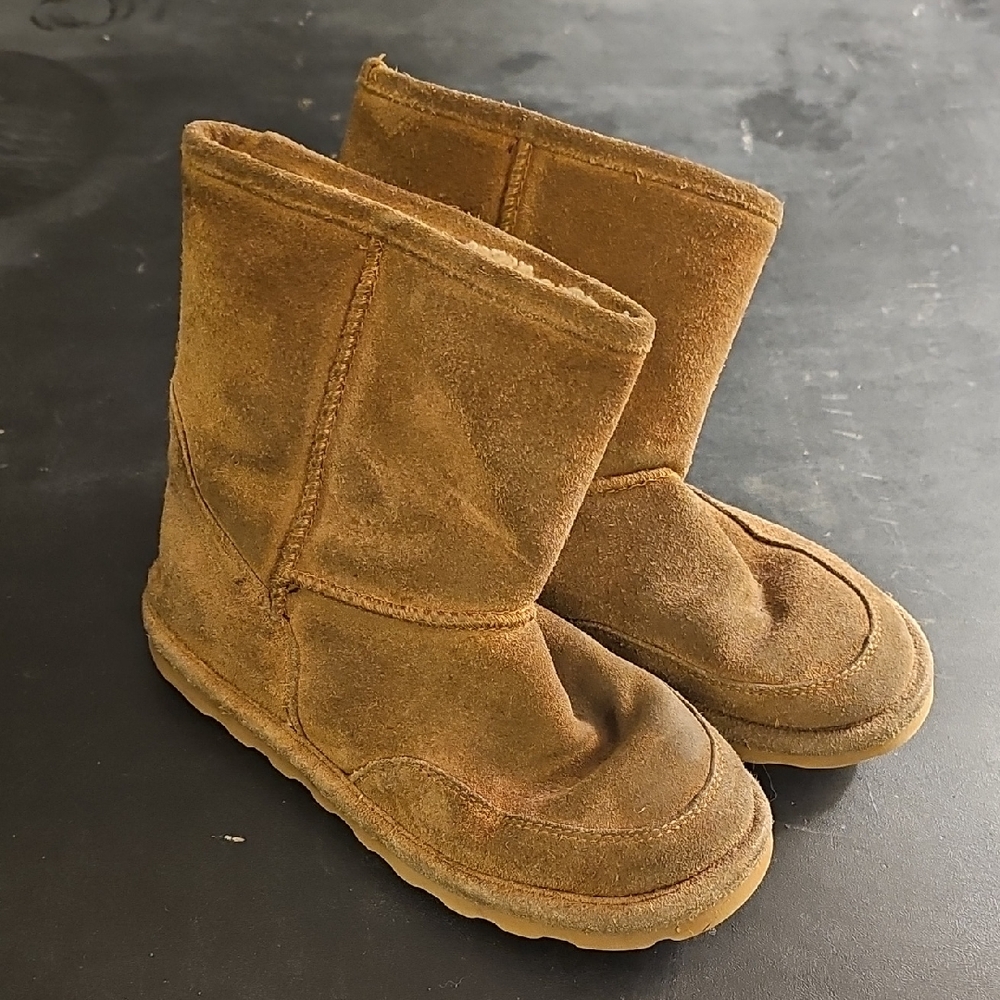 BearPaw Tan Youth Boots